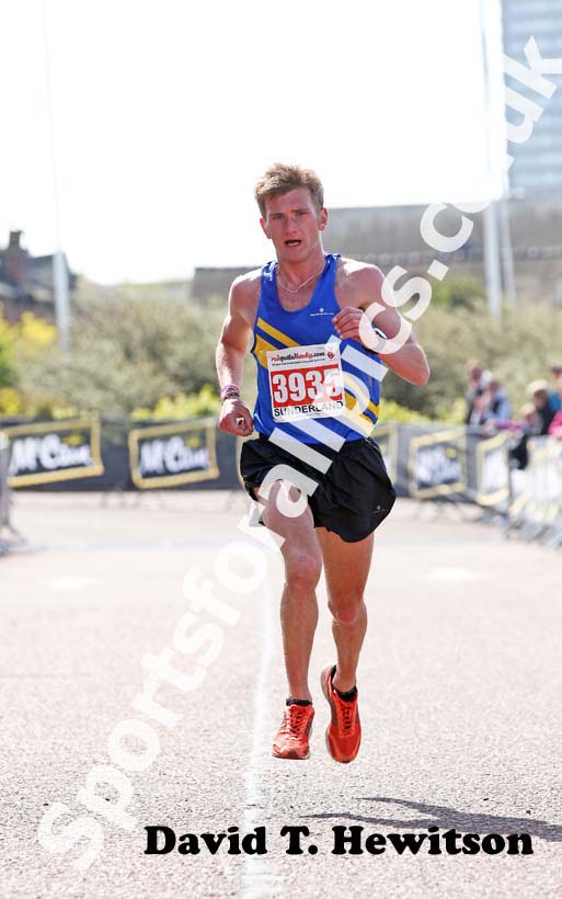 Derek Hawkins (Leeds) finishing second in the Sunderland City 10k Road Race.